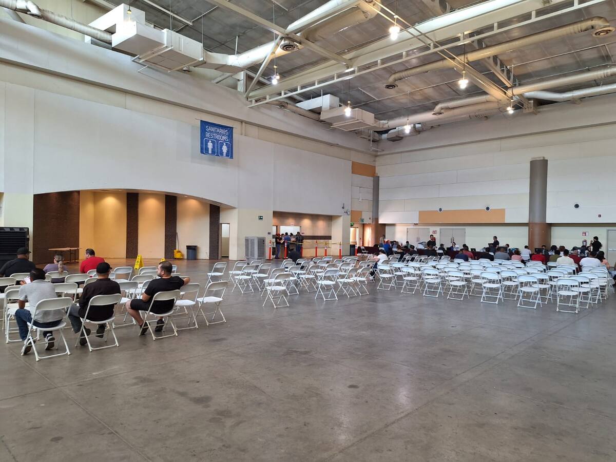 Fue alrededor de las 09:00 horas cuando comenzaron los registros en las instalaciones de Ceart en Mexicali I Foto: Juan José Solano