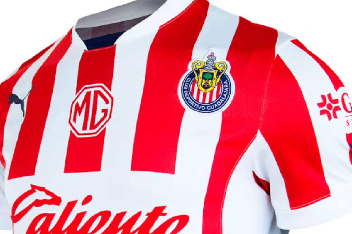 ¡Qué extraño! Las Chivas jugarán el 'Clásico' con un uniforme parecido al de otro equipo