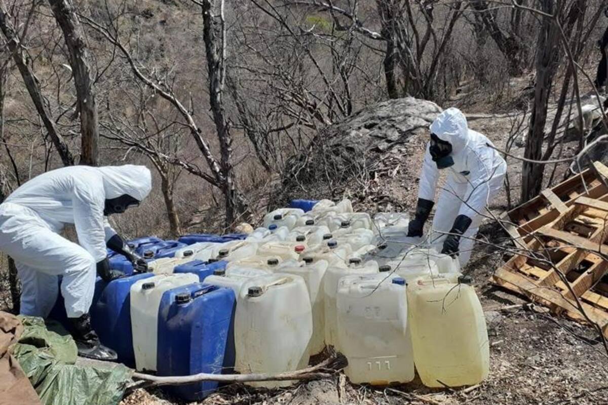 Hallan toneladas de productos para hacer drogas en Culiacán