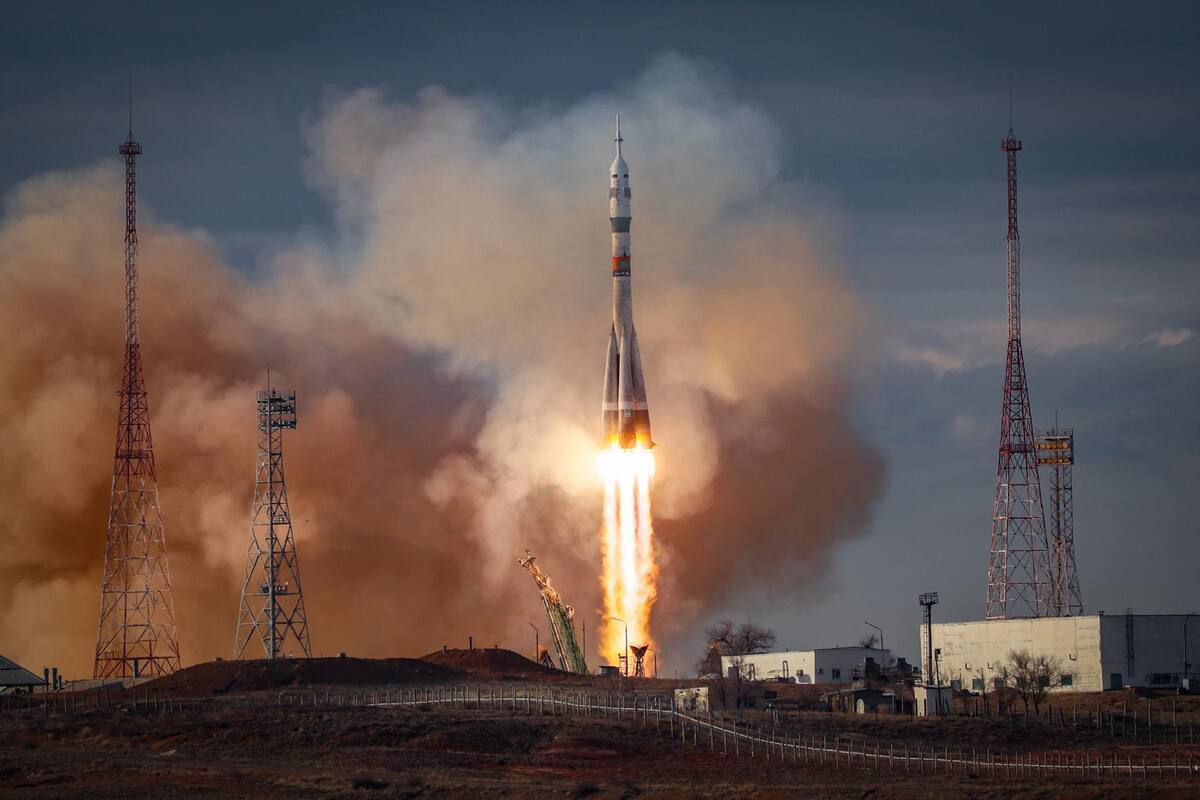 Nave Soyuz MS-25 se acopla a la Estación Espacial Internacional