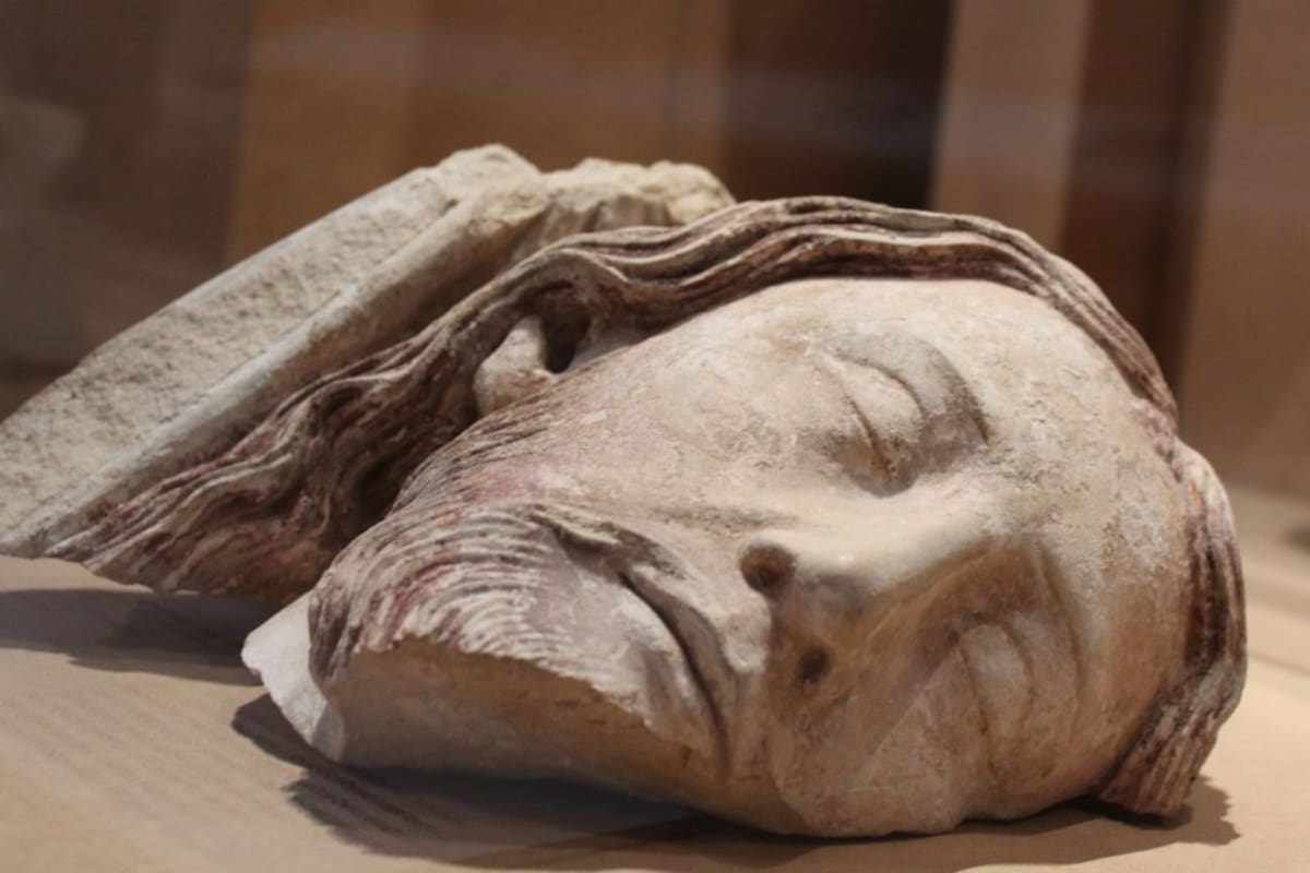 Los sorprendentes tesoros que los arqueólogos encontraron tras el incendio de Notre-Dame