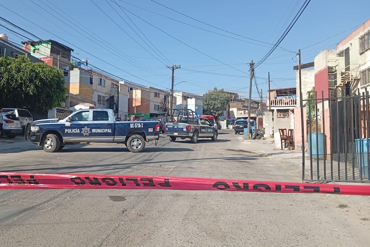 Policía Municipal abate a hombre que amenazó con arma blanca en Tijuana