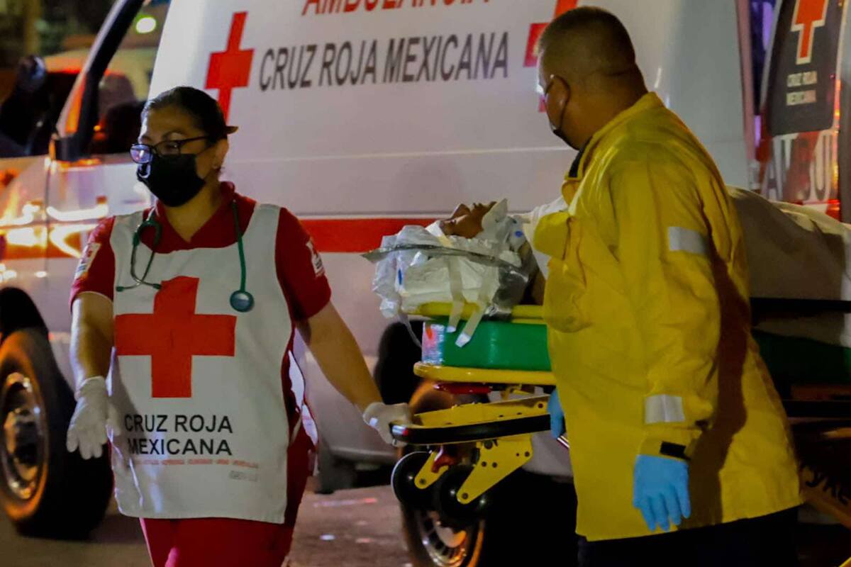 Atienden a 25 lesionados de accidente carretero