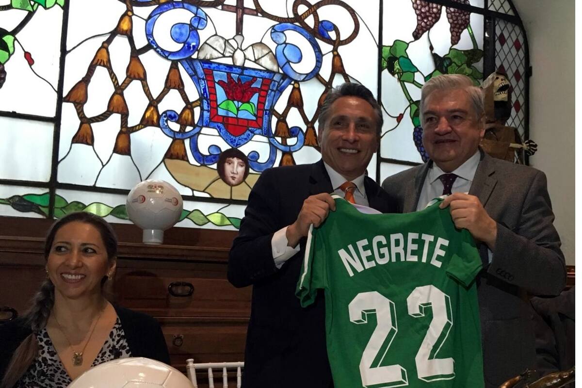 Dan "tijerazo" a Negrete en proyecto de la 4T