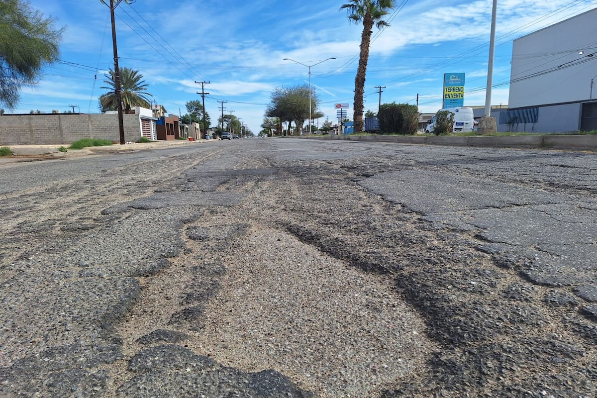 Tránsito de tráileres y baches generan temblores que afectan viviendas en la calzada Terán Terán