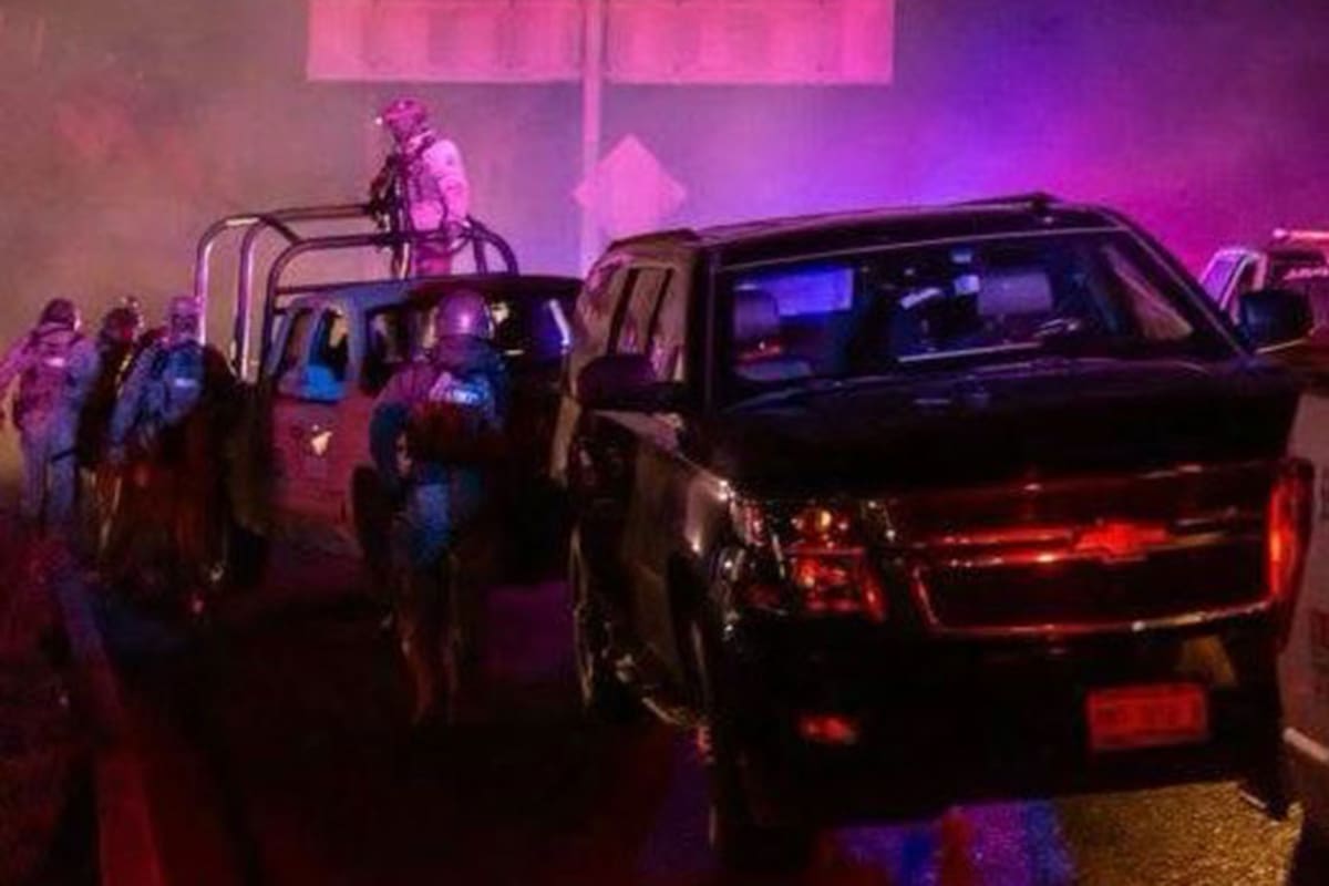 Mueren calcinados atacantes de policías municipales en Rosarito