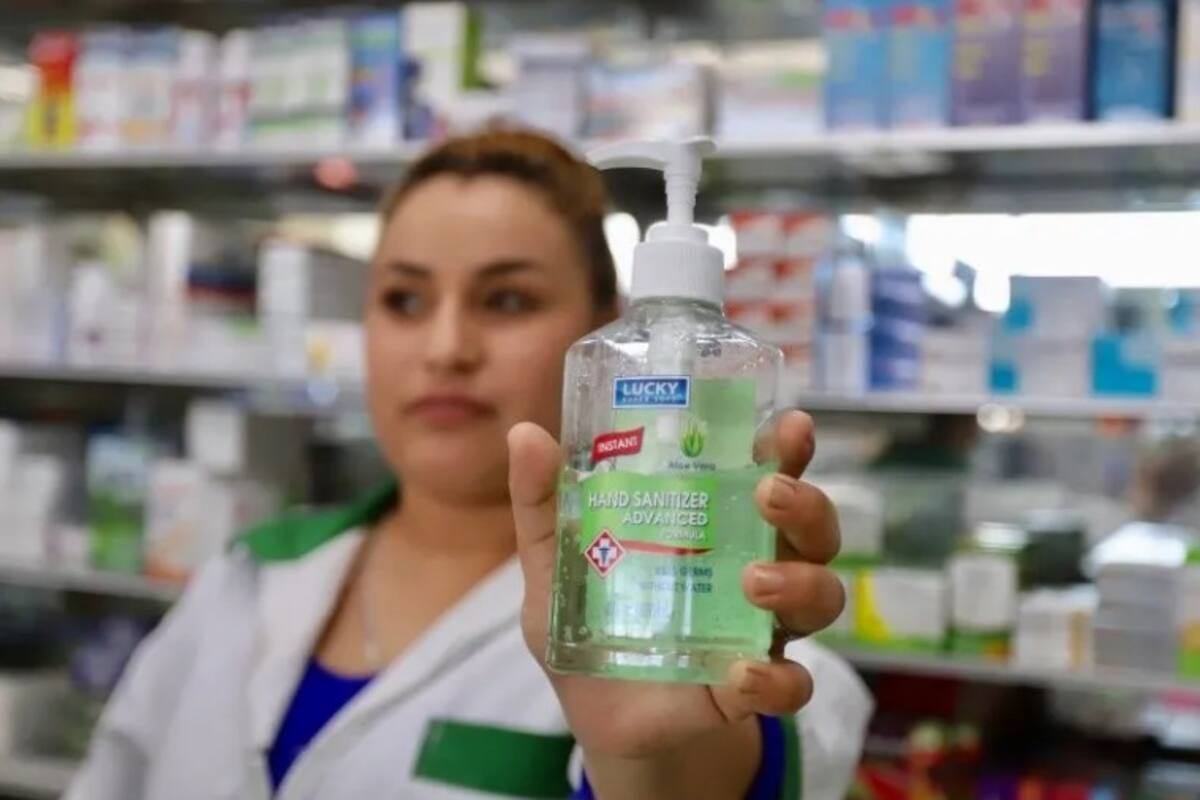 Farmacias esperan más material para abastecerse