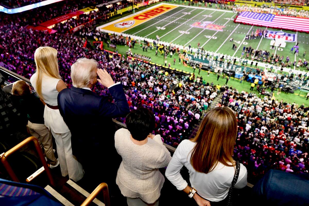 Donald Trump asiste al Super Bowl después de polémicas con la NFL