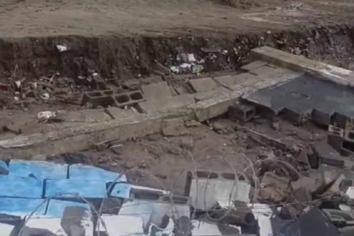 Lluvias derriban barda de la Secundaria 102 en Tijuana; temen robos
