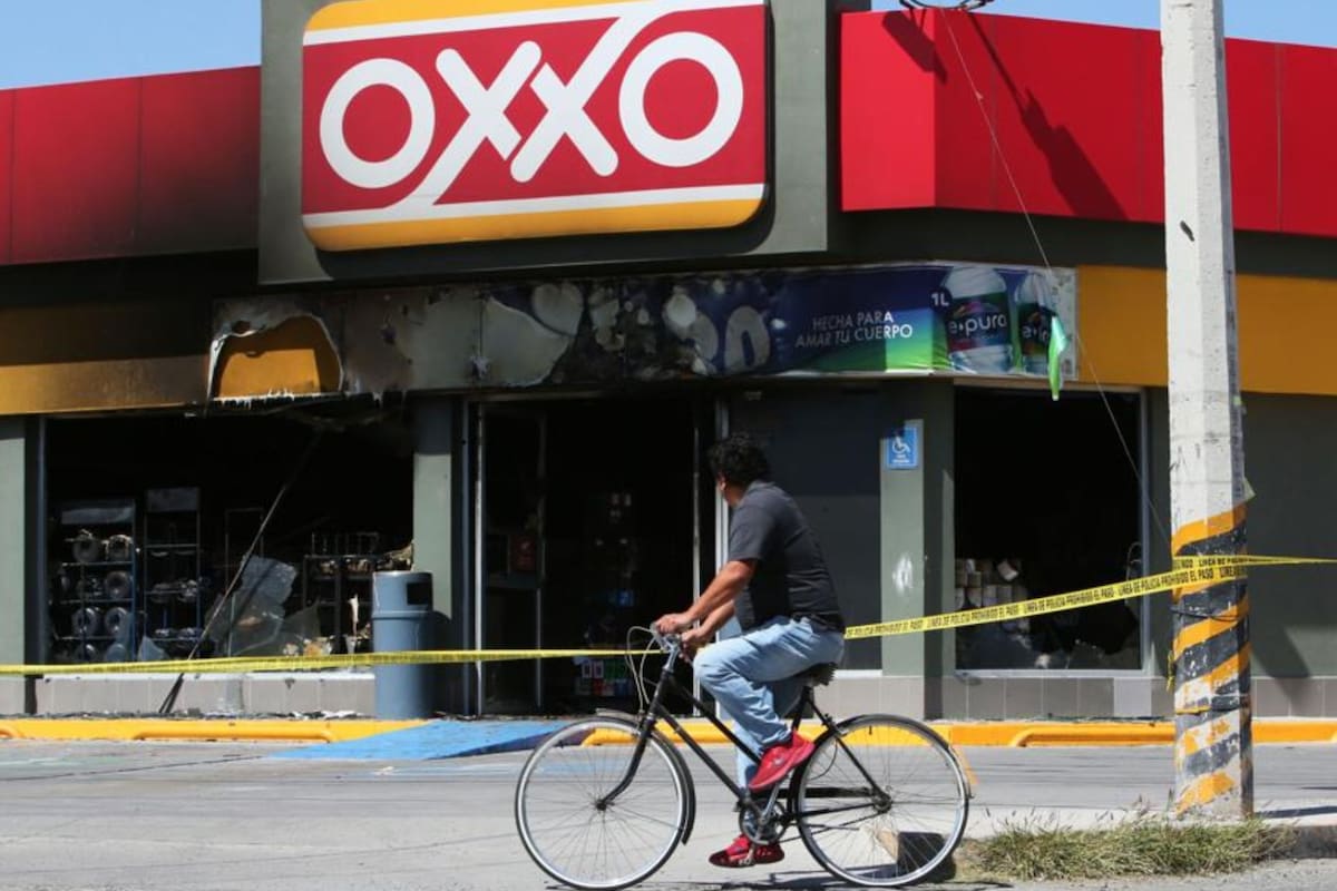 Al menos 15 establecimientos fueron incendiados en 10 municipios de Guanajuato este 22 de febrero; autoridades vinculan hechos con operativos federales en Jalisco