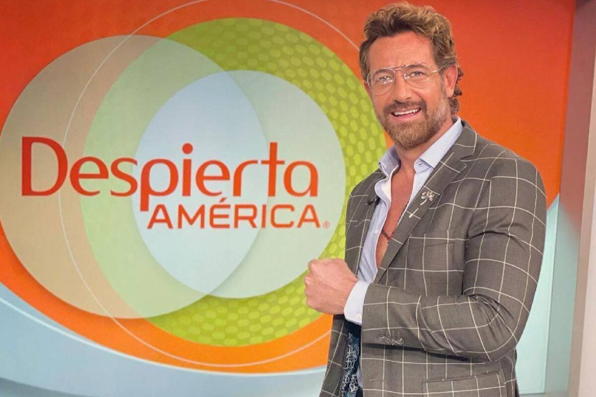 Gabriel Soto sorprende a fanática en programa en vivo