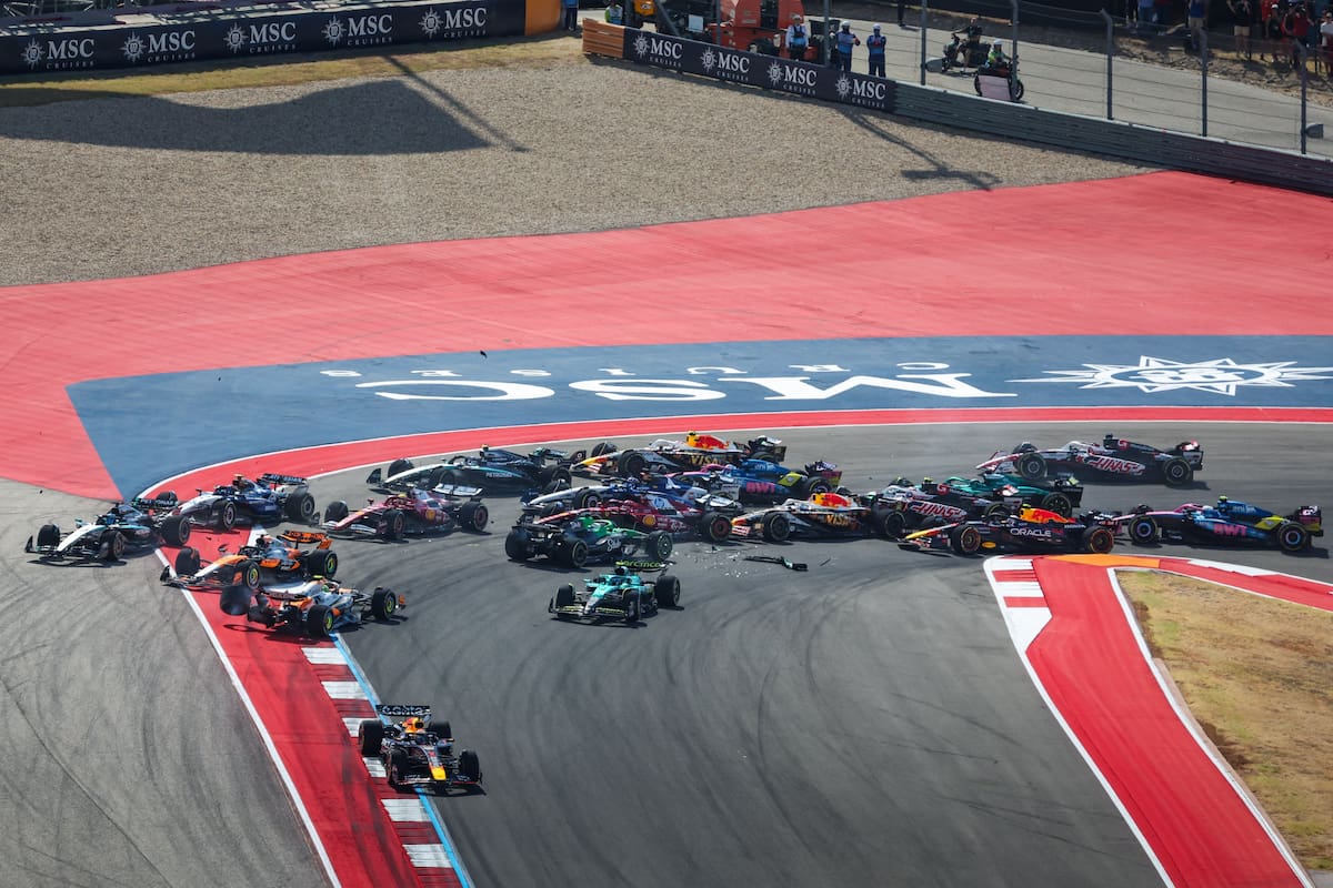Max Verstappen, George Russell y Carlos Sainz lideran la carrera en Austin, Texas. (Foto: FIA)