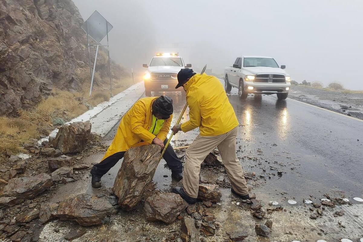 Causa la lluvia derrumbes en La Rumorosa y encharcamientos en zona urbana