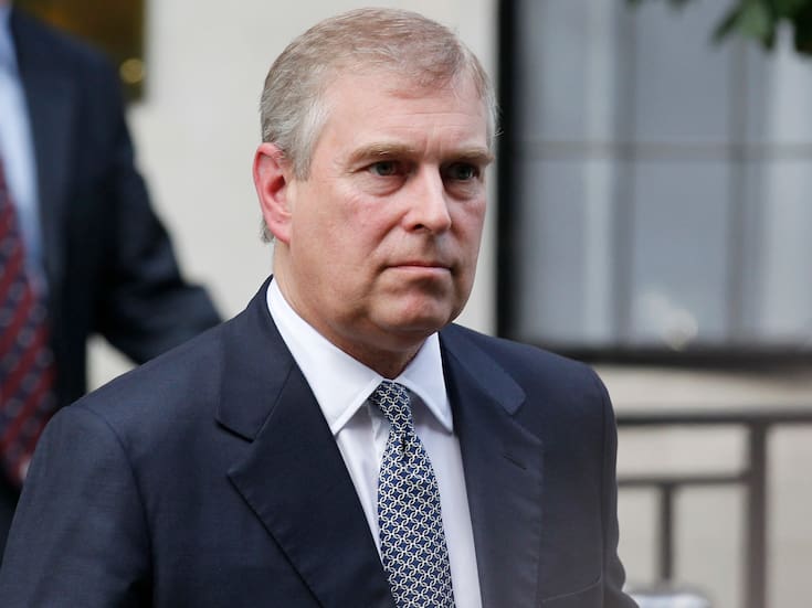 El Rey Carlos destierra a su hermano Andrés: la monarquía británica intenta poner fin a un escándalo histórico