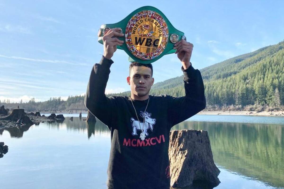 David Benavidez tendrá que esperar para defender su campeonato en Phoenix
