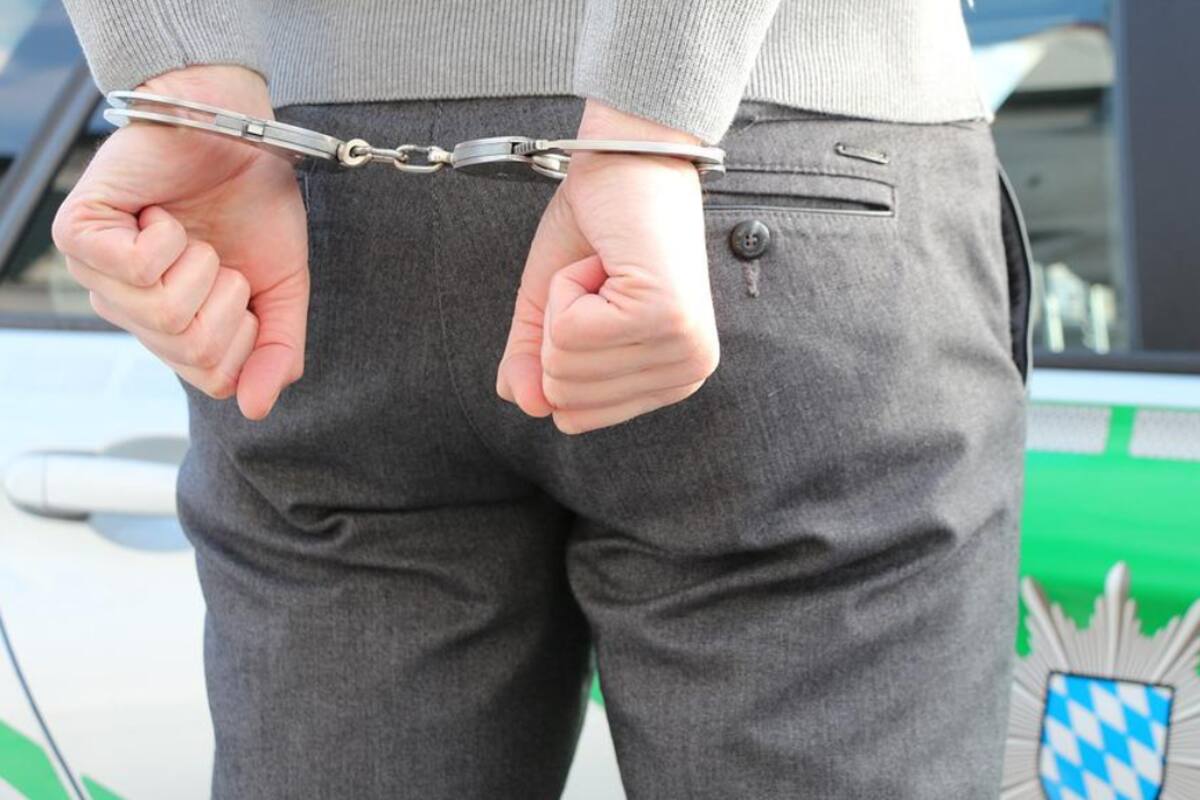 Detienen a hombre que golpeó a su esposa por pedirle dinero para alimentos