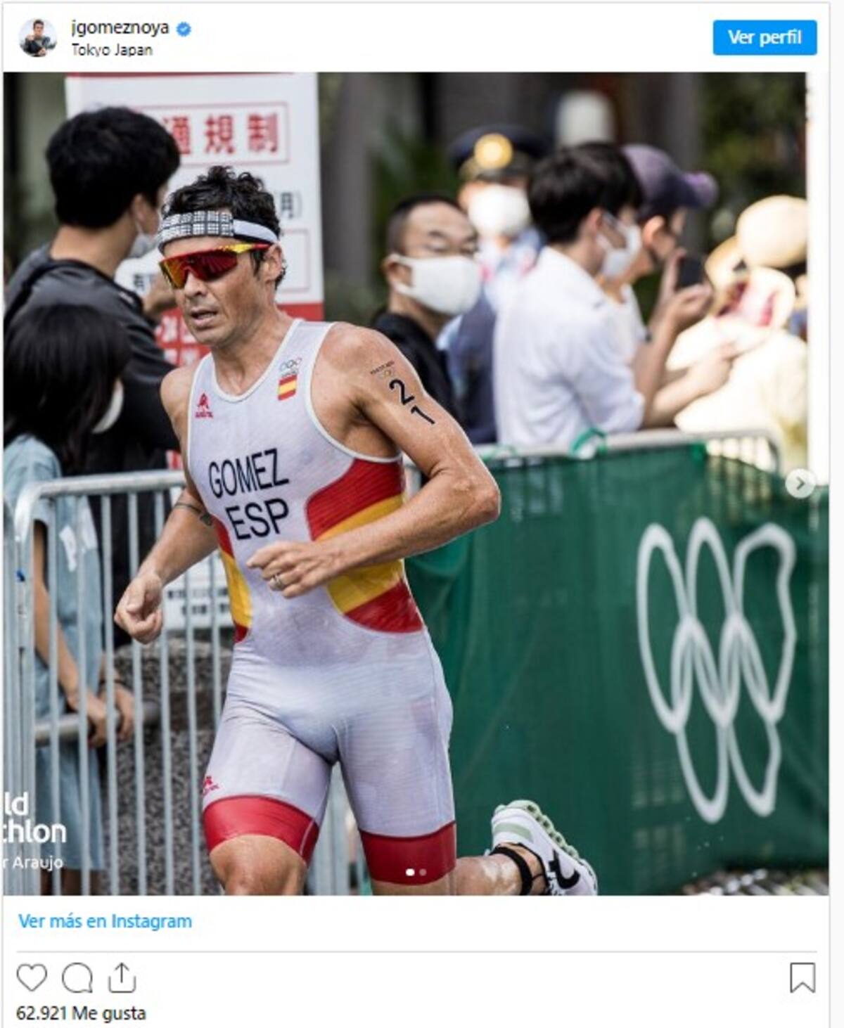 El español Gómez Noya es uno de los atletas que probaron y gustaron de la banda del mexicano Tavo Cadena.