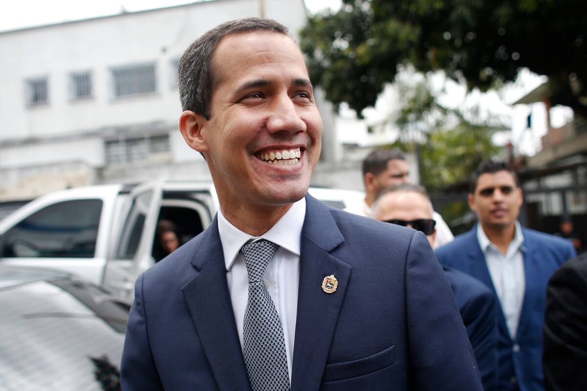 Juan Guaidó llama a protestar en cuarteles