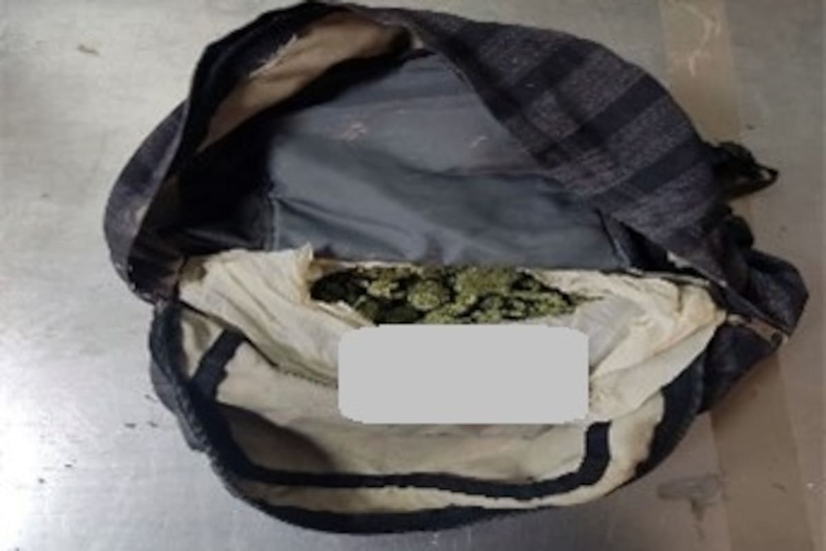 Condenan a seis años de prisión a hombre por portar armas y drogas