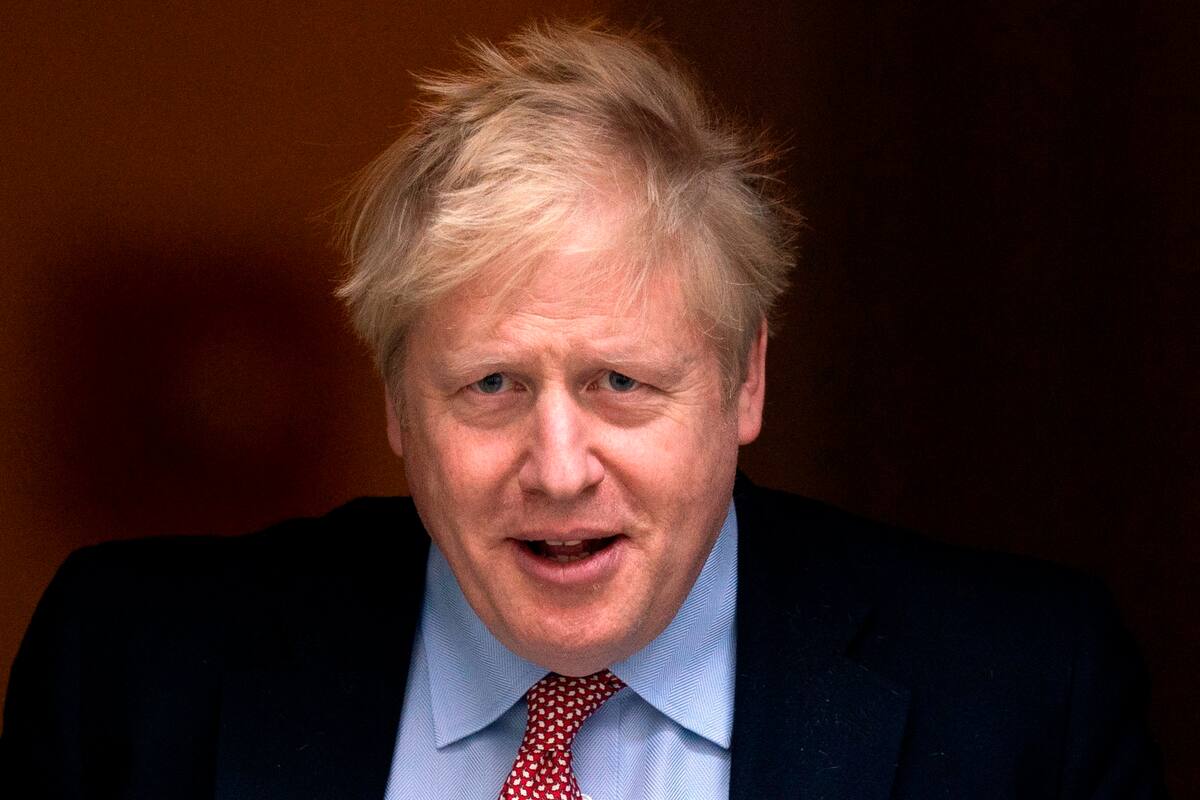 Boris Johnson abandona unidad de cuidados intensivos; seguirá en hospital St Thomas