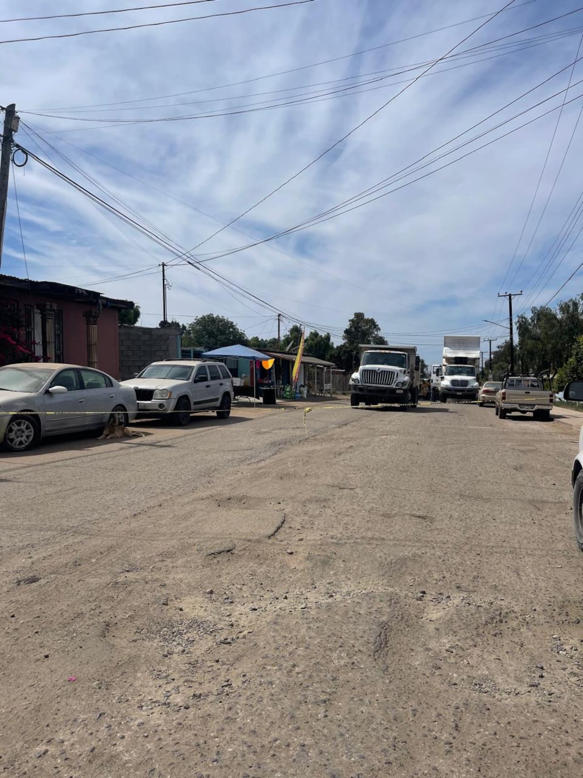 Habitantes de la colonia Morelos recaudaron fondos ante la falta de atención oficial, lo que derivó en el inicio de trabajos de rehabilitación en la vialidad principal. Foto: Carmen Gutiérrez