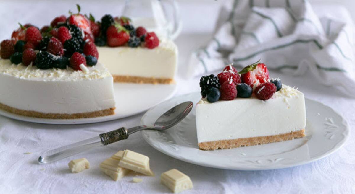 Tarta fría de yogurt y frutos rojos