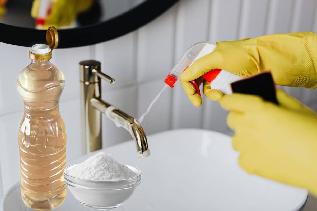 El sarro en las llaves del agua reduce la presión y daña los grifos: Expertos dicen cómo eliminarlo con productos caseros y baratos
