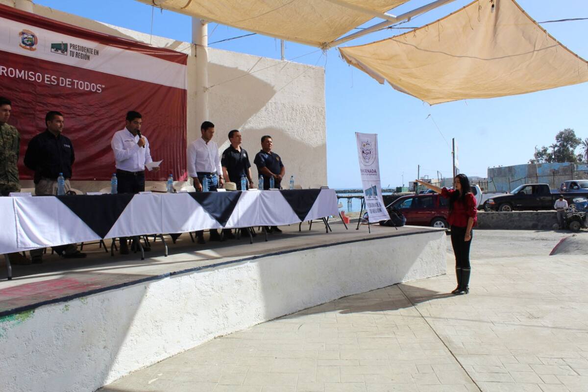 Toma Alcalde protesta a delegados del Sur Profundo de Ensenada