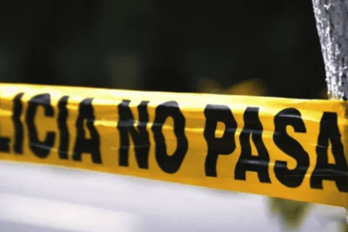 Hombre se refugia en complejo militar tras agresión armada y estrellar su auto contra unidad blindada de la Guardia Nacional