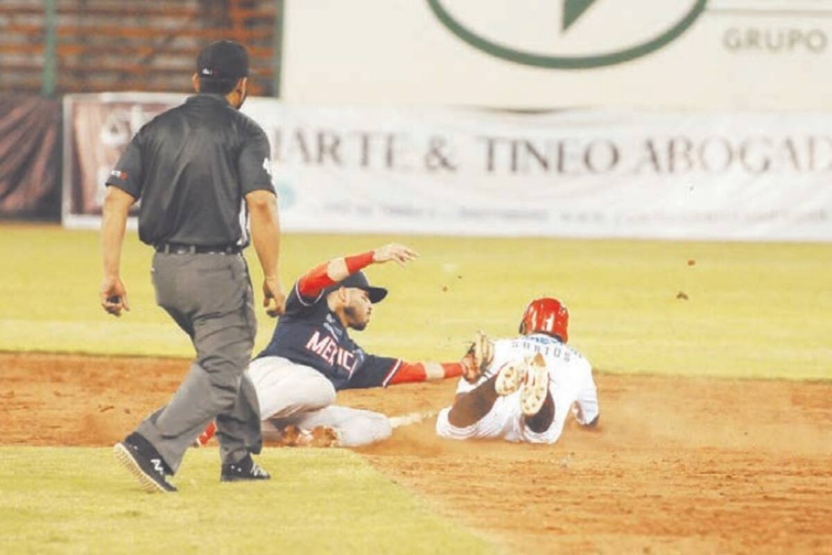 Águilas regadas contra Mayos de Navojoa