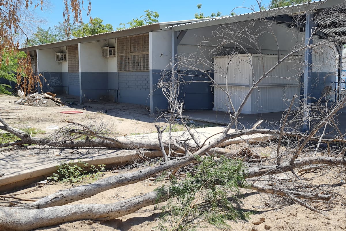 A menos de un mes del regreso a clases presenciales, hay poco movimiento en las escuelas de Hermosillo