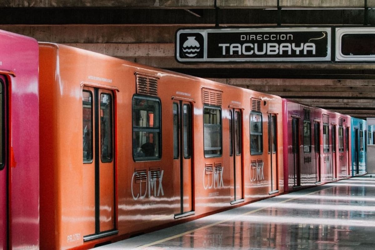 Multarán con más de 23 mil pesos a locales que utilicen estufas, bocinas o griten dentro del Metro de la Ciudad de México tras la publicación de un nuevo reglamento oficial