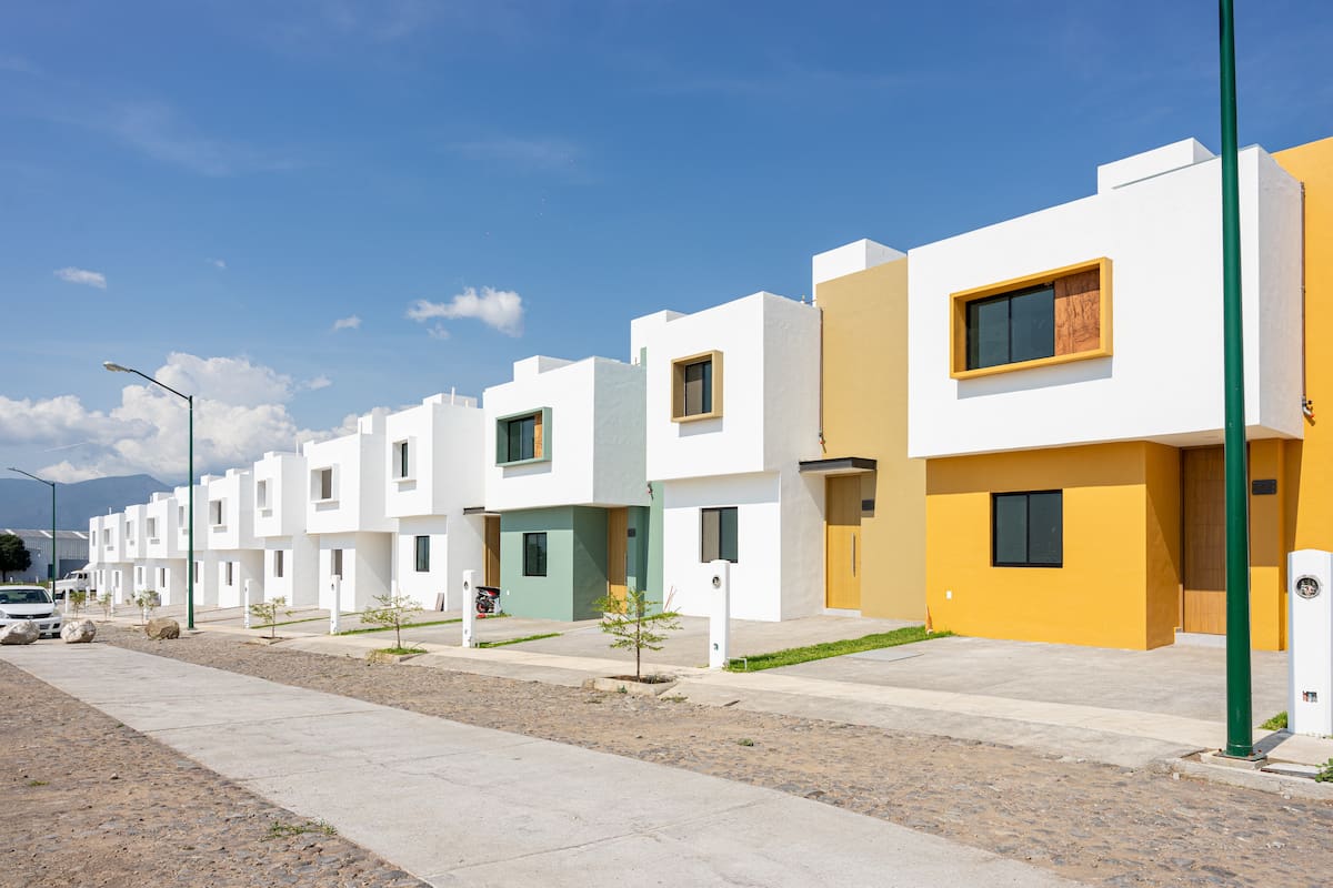 Mantiene vivienda en Sonora paso firme