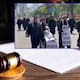 Jueces y magistrados retirados marcharon al Senado y Segob para exigir indemnización y pensión tras reforma judicial