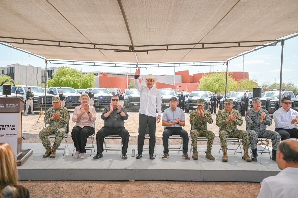 El gobernador Alfonso Durazo destacó el crecimiento del estado de fuerza y la renovación del parque vehicular de las corporaciones.