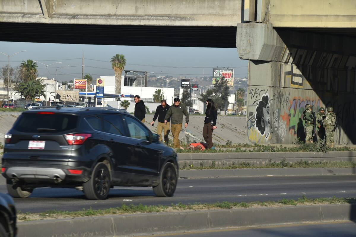 Hombre muere atropellado en la Vía Rápida Oriente; conductor se da a la fuga