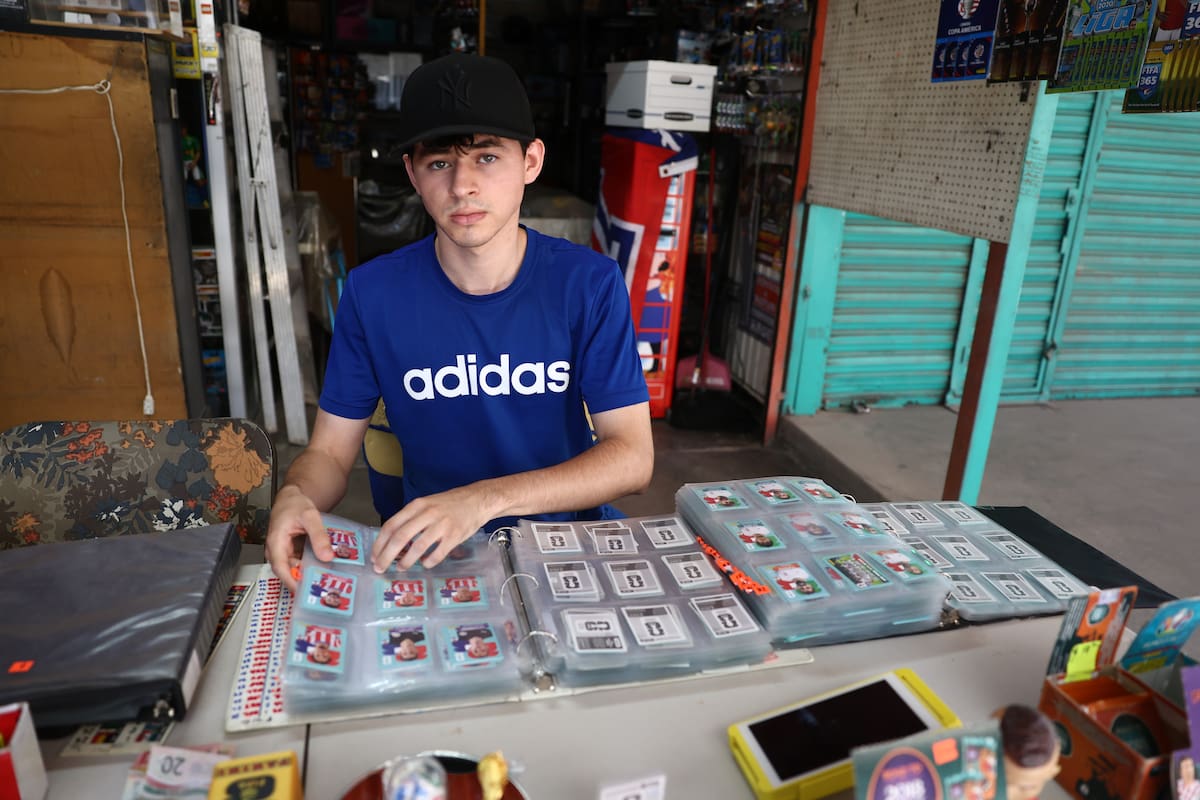 Las cartas del Mundial de Futbol
2026 comenzaron a venderlas desde el lanzamiento oficial del álbum y han tenido una buena respuesta. FOTO: TEODORO BORBÓN