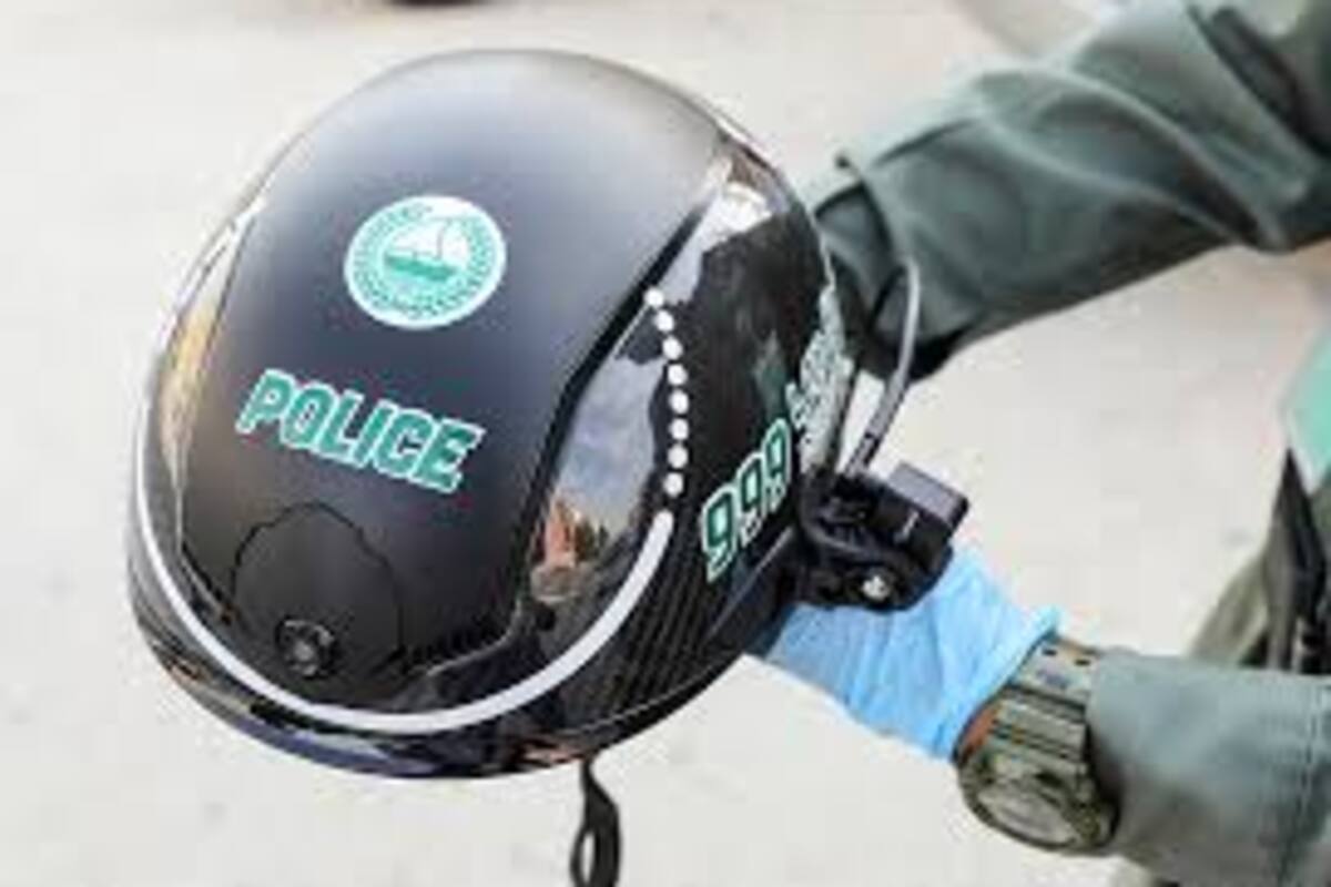 Cascos inteligentes están utilizando los Policía en Dubái para detectar posibles casos de COVID-19