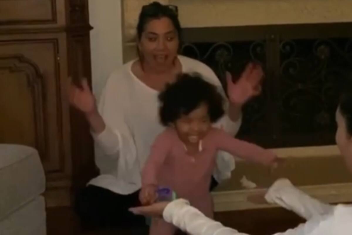 Hija menor de Kobe Bryant da sus primeros pasos a los 11 meses de edad