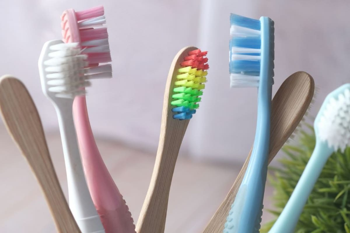 Cómo elegir el cepillo de dientes adecuado para una higiene bucal óptima