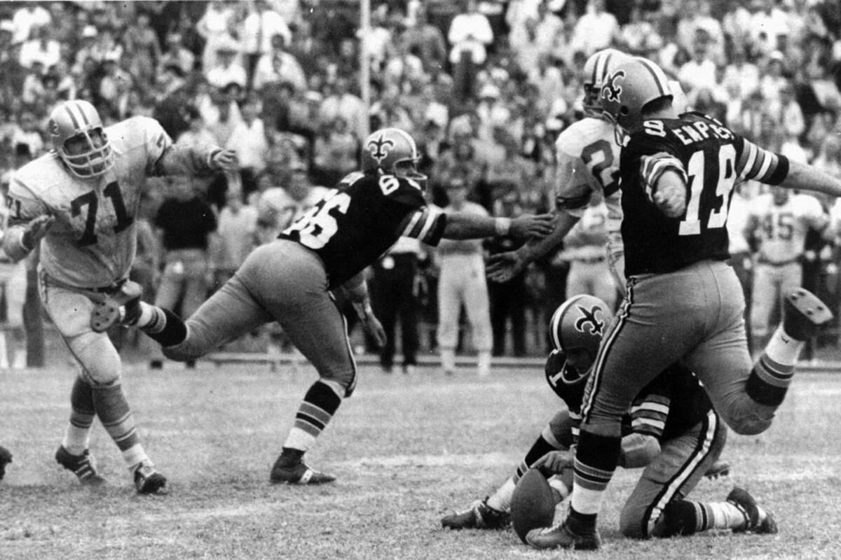 Muere de coronavirus, Tom Dempsey, ex pateador de los Saints