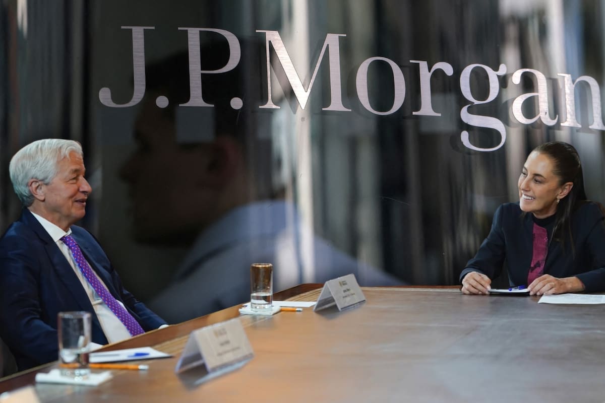 Jamie Dimon, director de J.P. Morgan, llegó a Palacio Nacional para reunirse con Claudia Sheinbaum y hablar de la solidez de la economía mexicana, un encuentro que manda una señal a inversionistas en pleno año clave para el comercio de Norteamérica
