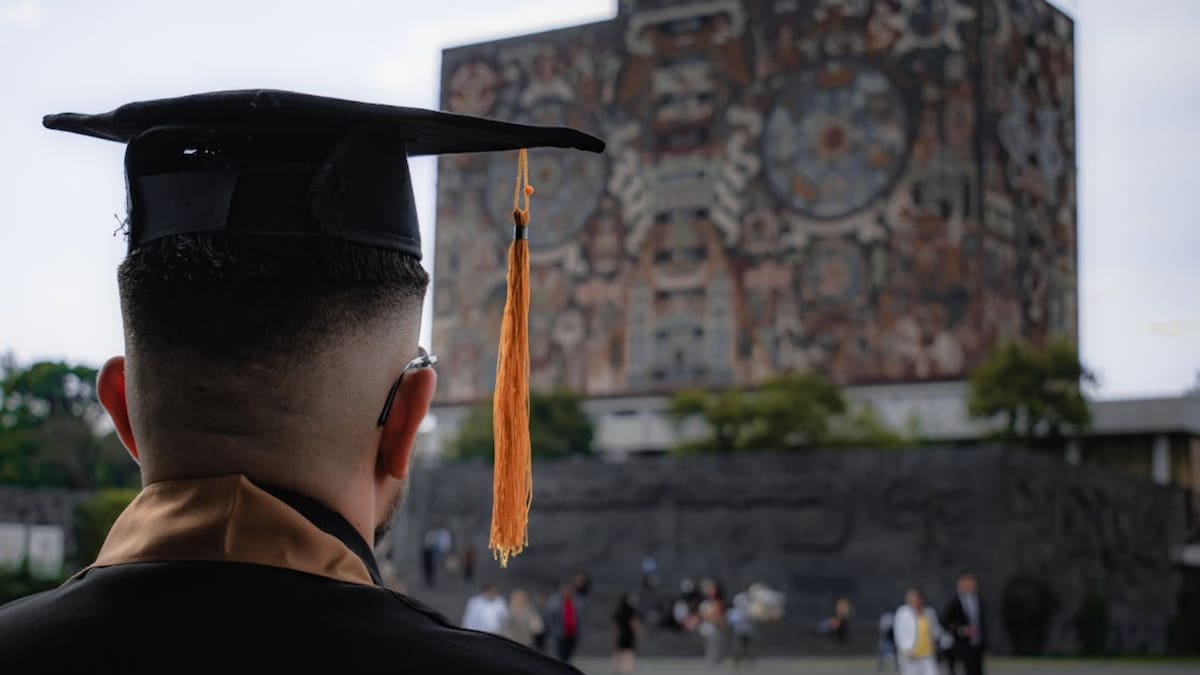 Mientras miles compiten por Medicina, 14 licenciaturas de la UNAM no lograron cubrir sus espacios en 2025, revelando un cambio en las preferencias de los aspirantes