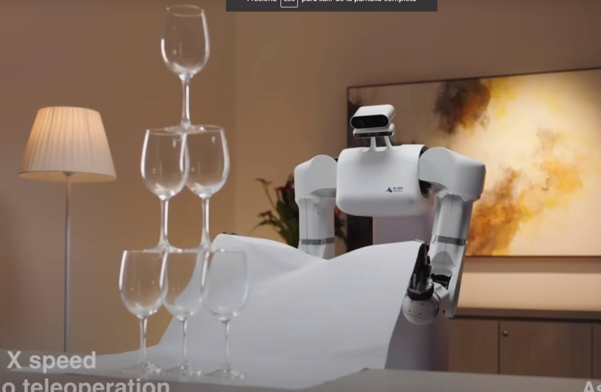 Astribot S1 quitando el mantel con copas