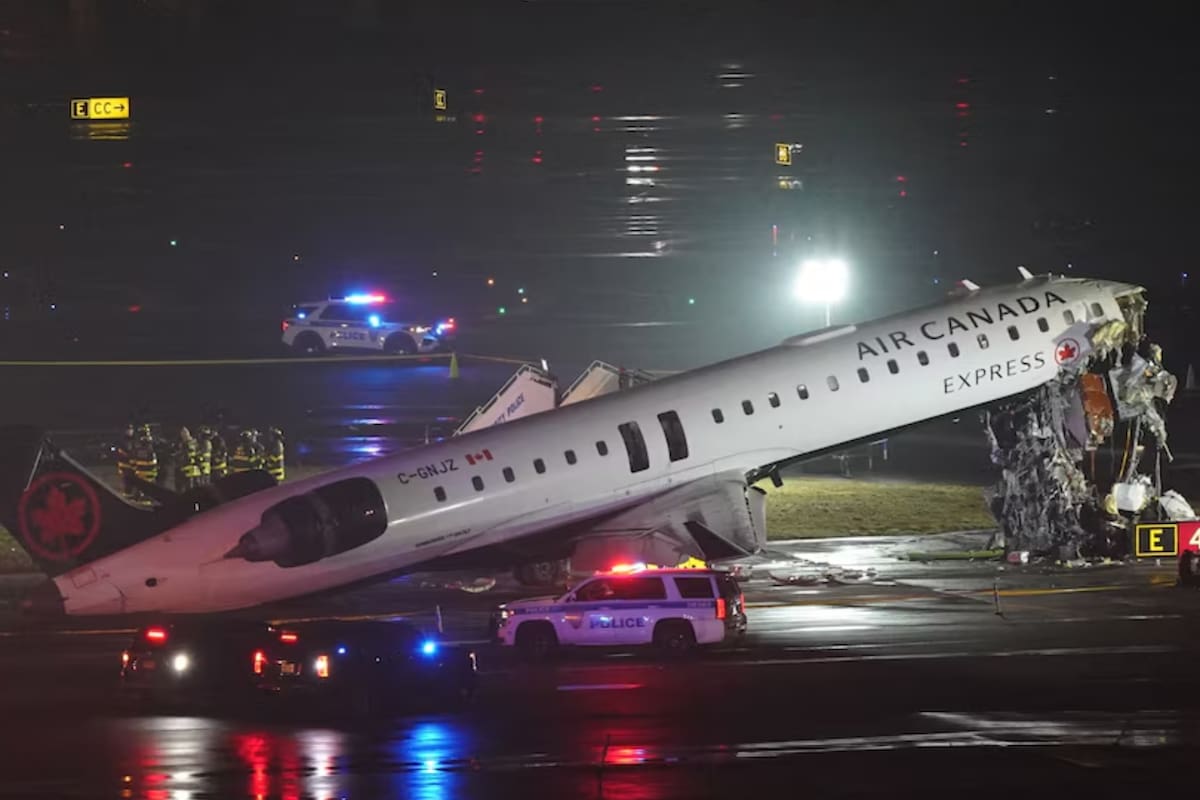 Vuelo regional de Air Canada colisiona con vehículo en LaGuardia y provoca cierre temporal del aeropuerto mientras se evalúan daños y seguridad