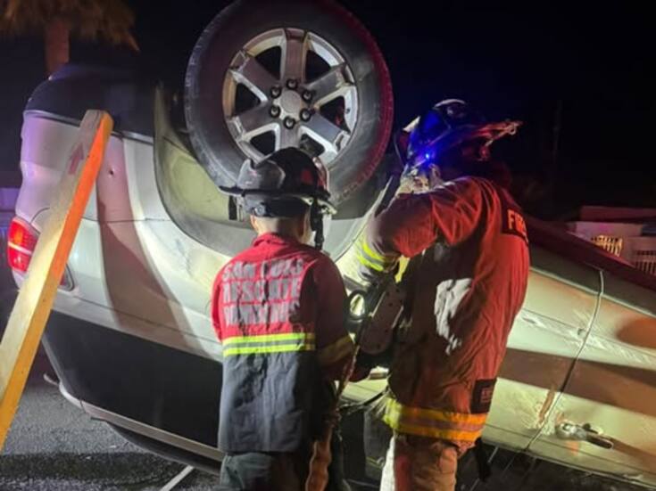 Choca y vuelca durante la madrugada en SLRC