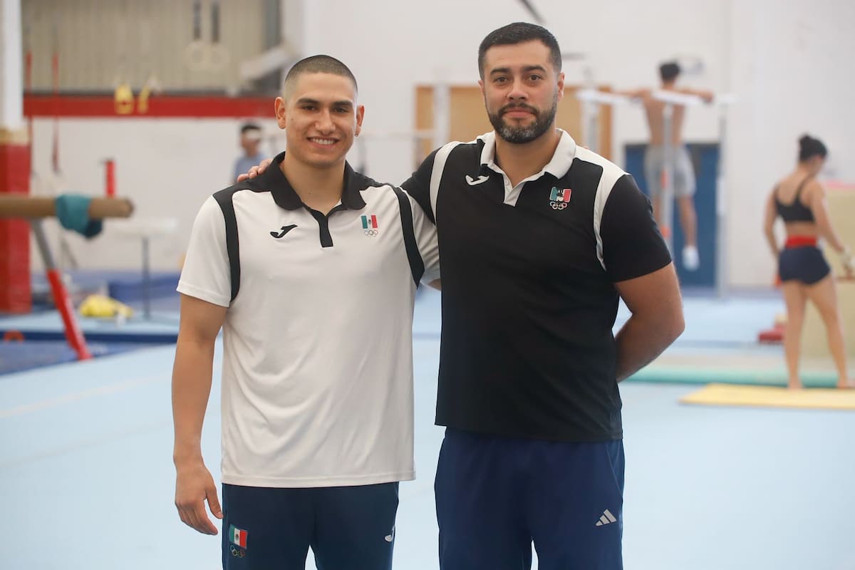 Izquierda Rodrigo Gómez y derecha entrenador Luis Alberto Sosa l Foto: Cortesía