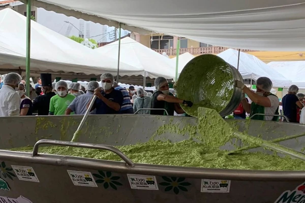 Michoacán hace historia al crear el guacamole más grande del mundo con casi 7 toneladas en una jornada masiva que reunió a cientos de personas y rompió el récord Guinness en una celebración sin precedentes