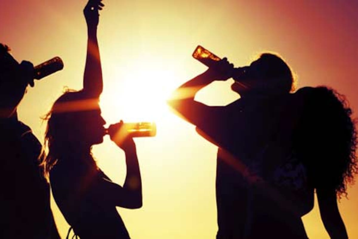 Bebedores tienen más posibilidades de quemarse con los rayos del Sol