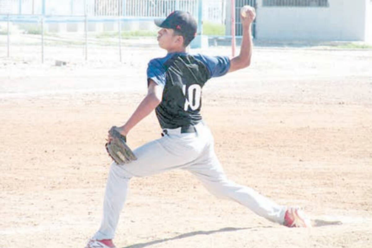 Cachorros Jr. carca del título